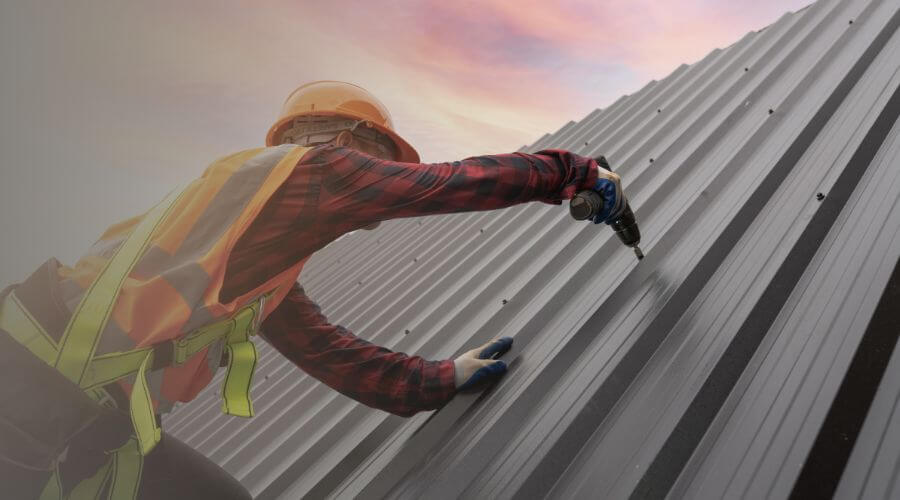 Professional gutter cleaning in Kimmswick, MO
